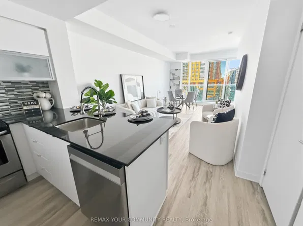 150 E Liberty St #618, Toronto, ON M6K 3R5