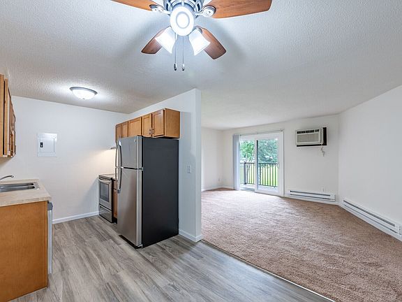 2nd image of 1640 9th St #1620-104