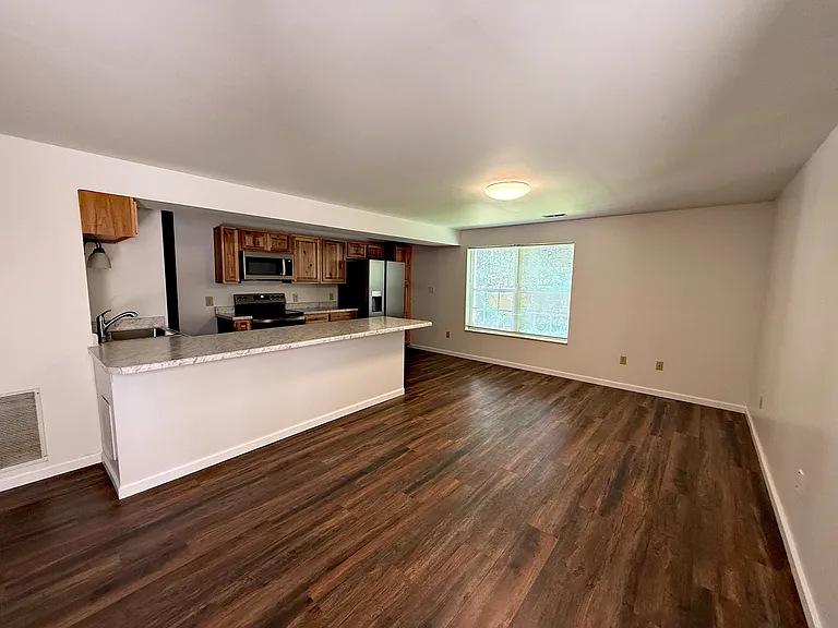 101 Loveless Ln #1 — Photo 2