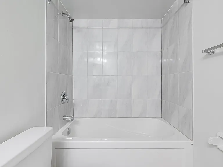 35 Esterbrooke Ave — Photo 16