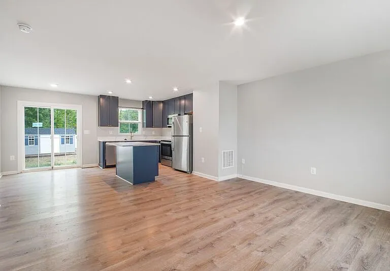 128 Harper Ln — Photo 2