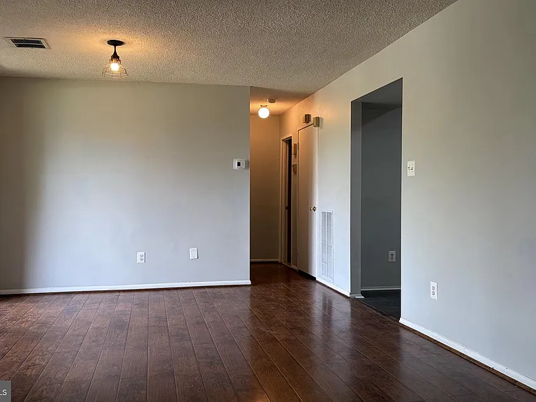 10237 Prince Pl #25-105 — Photo 6