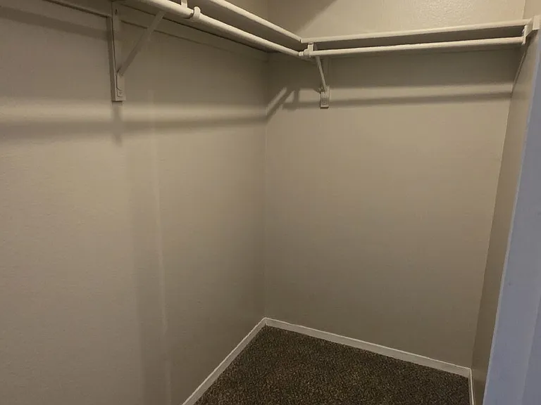 1162 Darby St — Photo 4