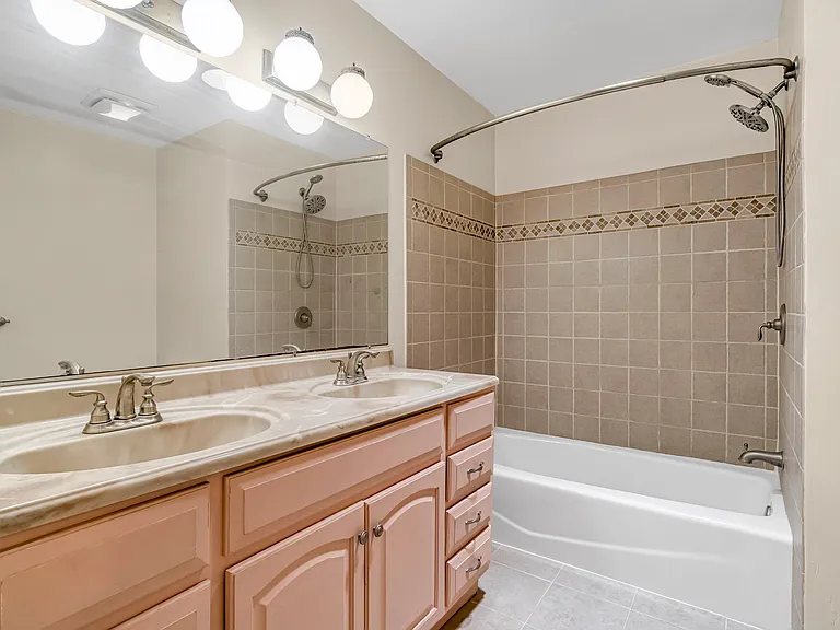 5170 E Huntington Ave — Photo 28