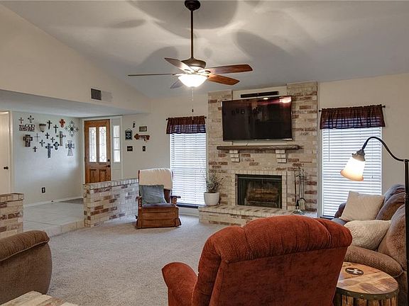 5th image of 4116 Churchill Dr
