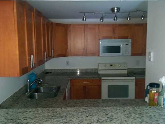 4th image of 6940 Miami Gardens Dr #1224