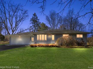 9605 Andersonville Rd, Clarkston, MI 48346