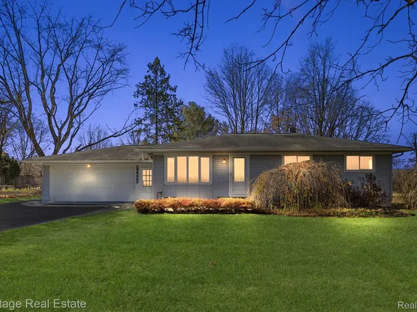 9605 Andersonville Rd, Clarkston, MI 48346