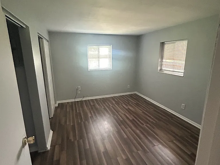 708 Oxford Ave #D — Photo 3