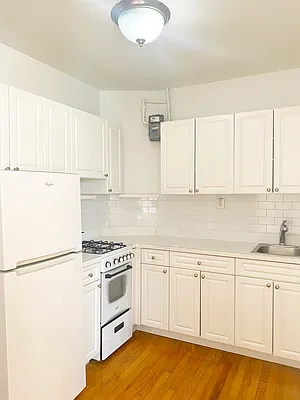 Rented by Waverly Realty Associates | media 2