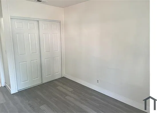 3 bed, 1086 sqft, $3,234 — Photo 3
