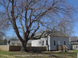 412 Dover Ave NE, Orange City, IA 51041