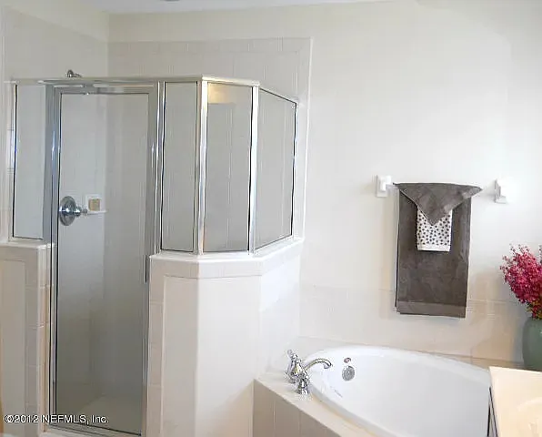 4 bed, 2002 sqft, $2,800 — Photo 4