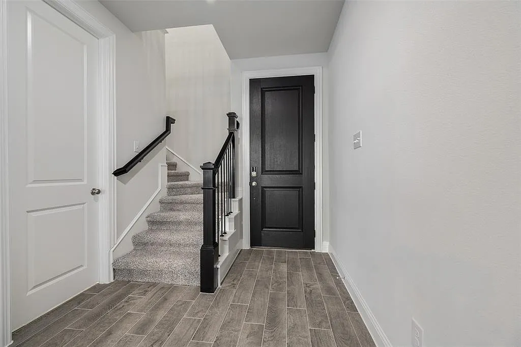 3 bed, 2.5 bath, 1936 sqft, $2,800 — Photo 4
