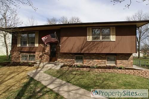 1st image of 160 N Broadview Ct