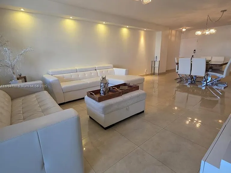 9225 Collins Ave #1409 — Photo 6