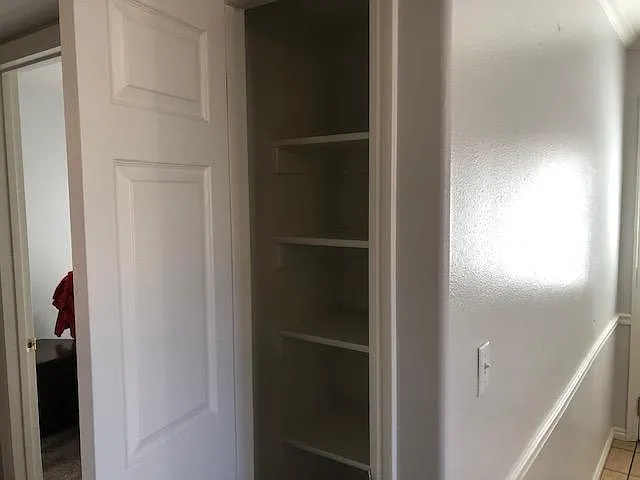598 N 100 W #1 — Photo 8