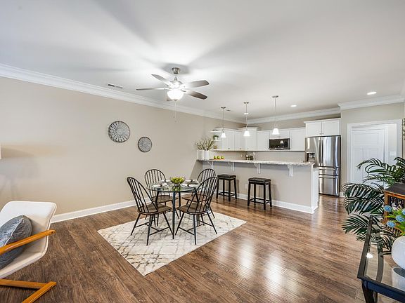 5th image of 302 Meridian St