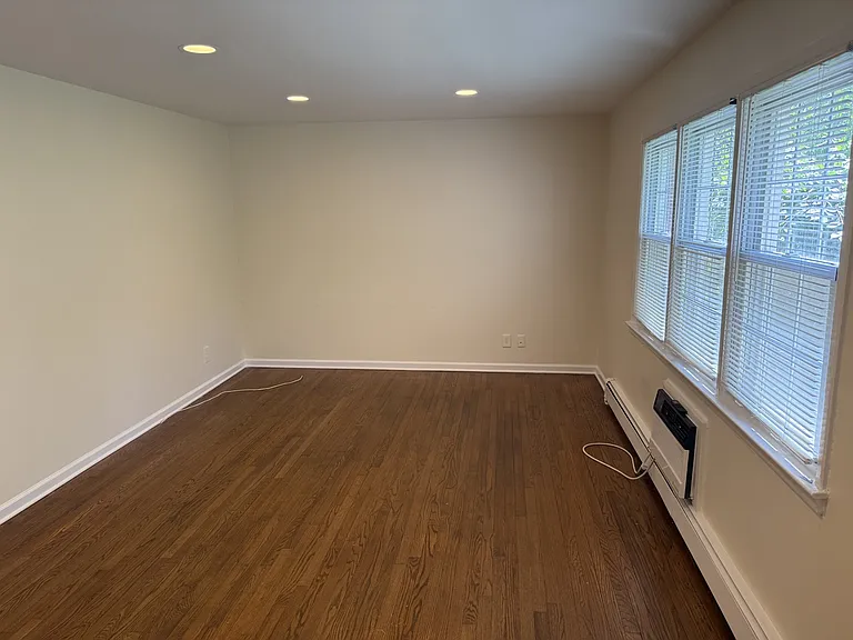 364 Westwood Ave #3 — Photo 7
