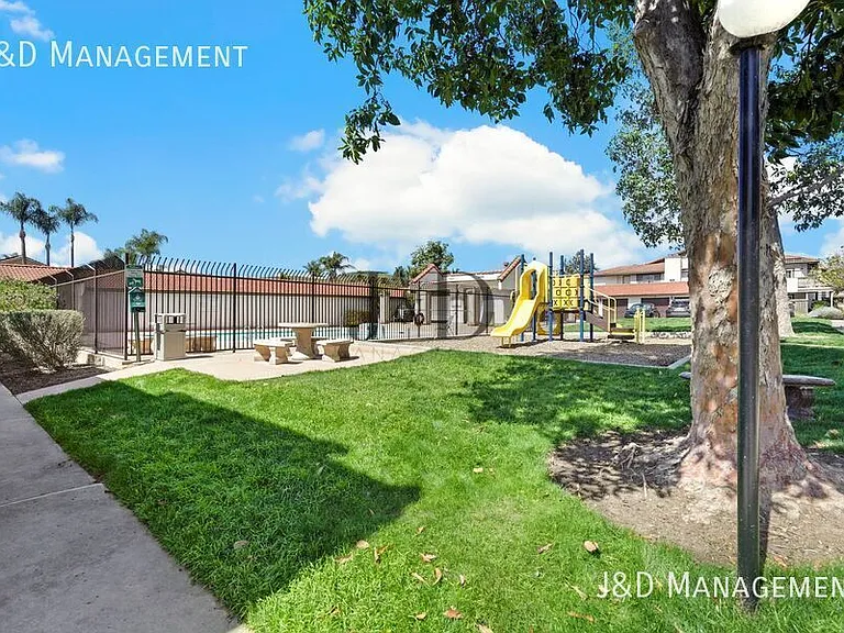 9829 Caspi Gardens Dr #4 — Photo 3