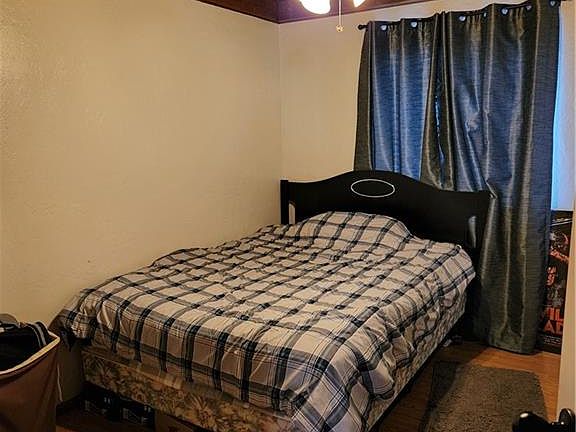5th image of 2352 Pine Dr