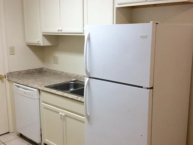 8505 Leake Ave #A-D — Photo 6