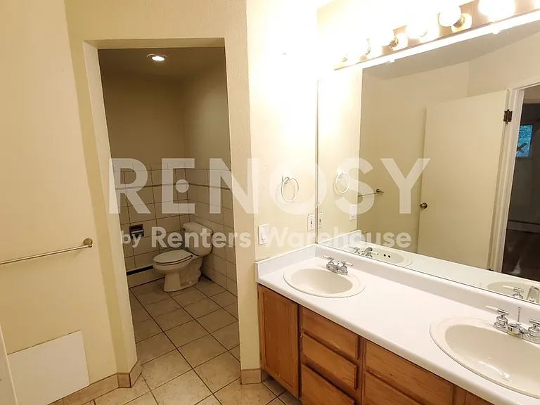 2225 S Cherry St — Photo 13