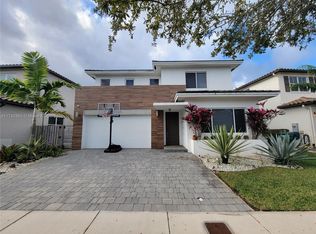 15124 SW 176th Ter, Miami, FL 33187