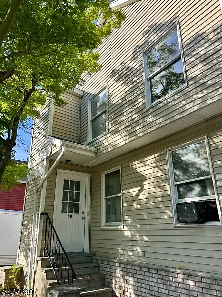 8 Station Rd #B