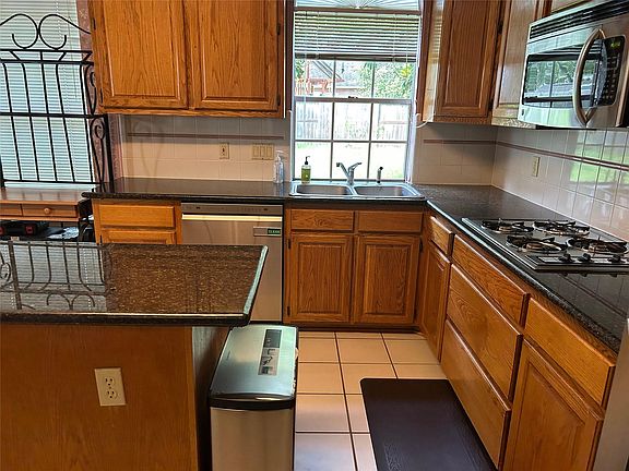 5th image of 4222 Willow Bank Dr