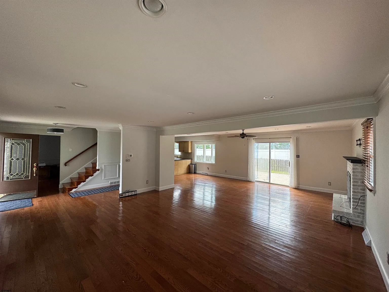 4 bed, 2.5 bath, $18,000 — Photo 3