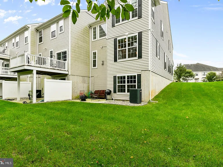 15 Overlook Dr — Photo 29
