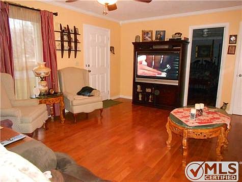 4th image of 101 Ashland Ct