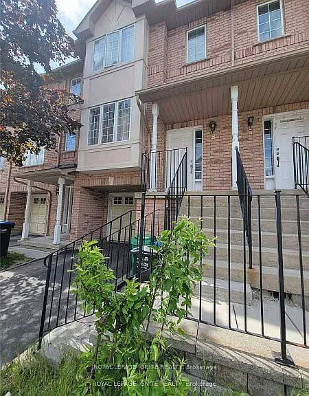 80 Acorn Pl #8 — Photo 1