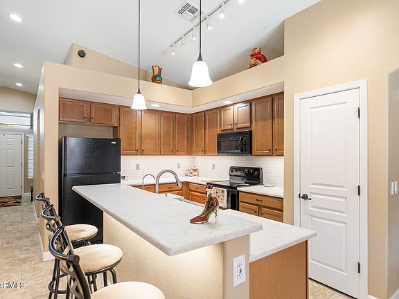 3rd image of 43857 W ASKEW Drive