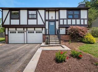 2070 Powell Rd, Cranberry Township, PA 16066