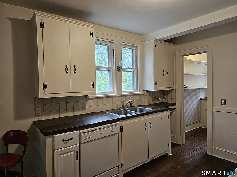 17 Pleasant St — Photo 5