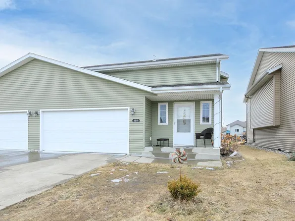 1215 37th Ave S, Moorhead, MN 56560