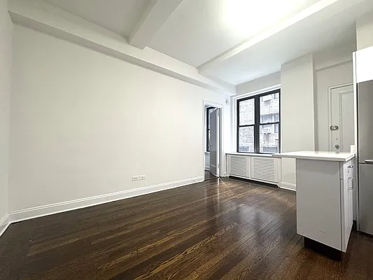 Rented by Solil Management | media 3