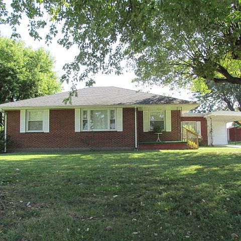 1st image of 556 Lexington Dr