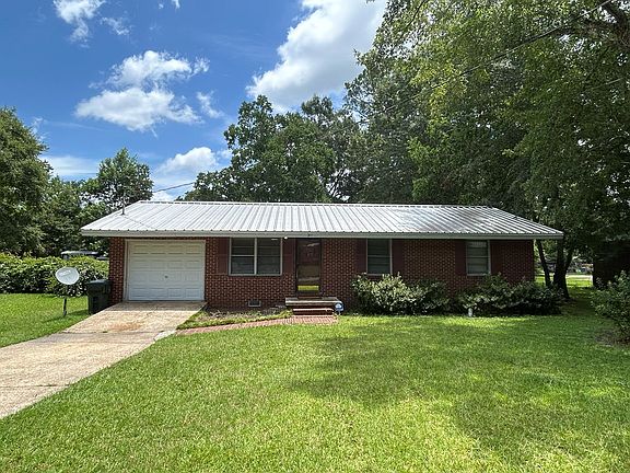 3rd image of 311 Massee Dr