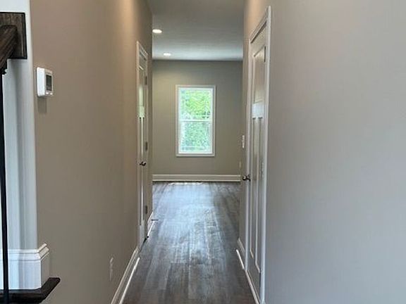 4th image of 405 Shelby St