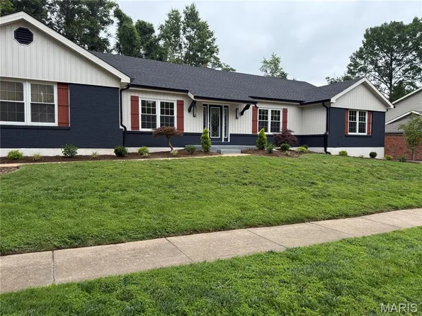 394 Branchport Dr, Chesterfield, MO 63017
