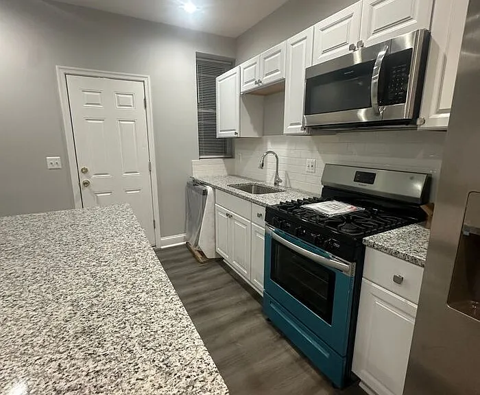 2400 Shirley Ave — Photo 1