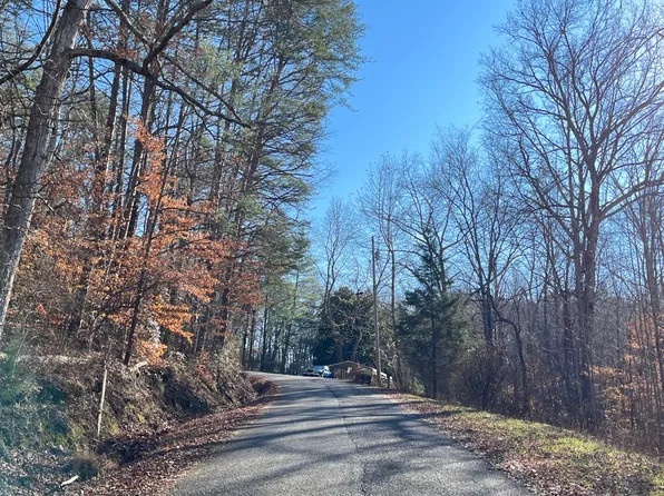 504 Henry Rd, Whitwell, TN 37397