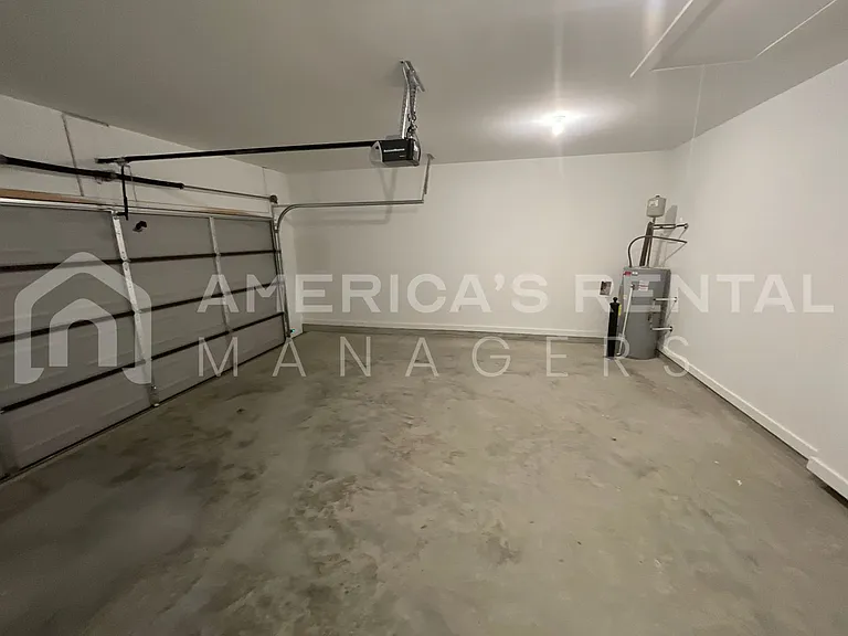 84 Victor Dr — Photo 27
