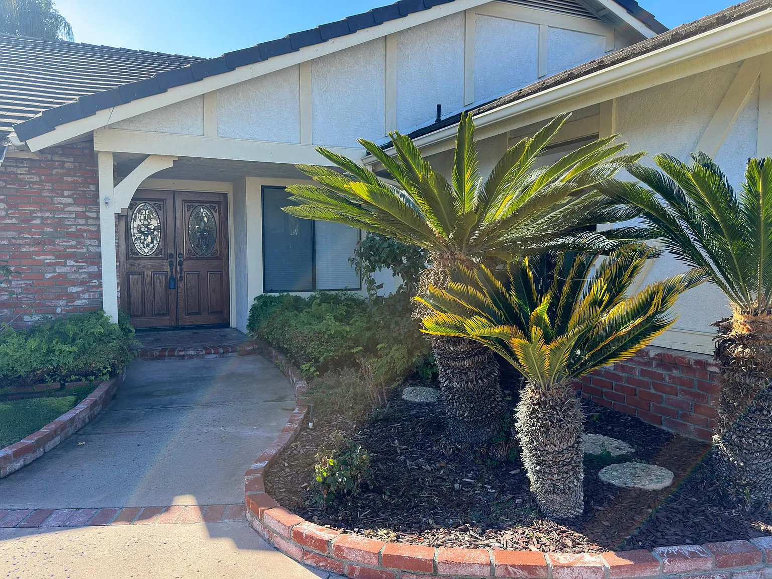 4 bed, 1945 sqft, $5,800 — Photo 3