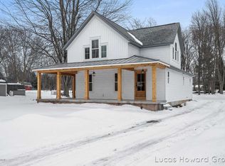 870 Collindale Ave NW, Grand Rapids, MI 49504