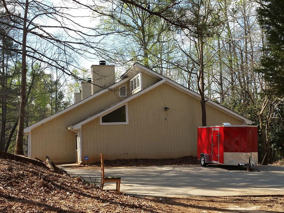 2nd image of 966 Amberly Dr