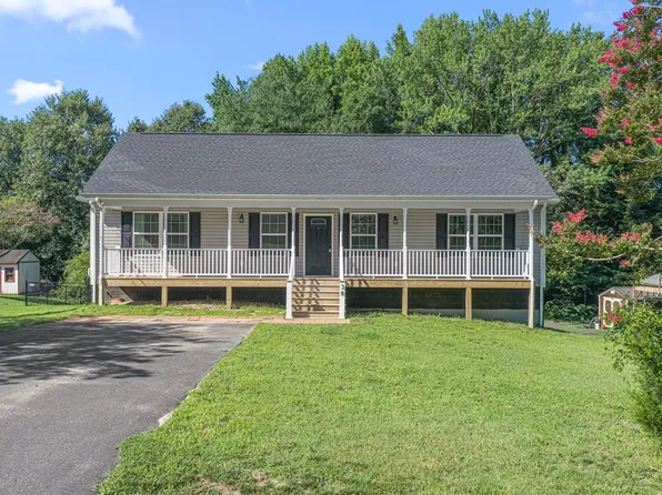 38 E Jefferson Ave, Warsaw, VA 22572